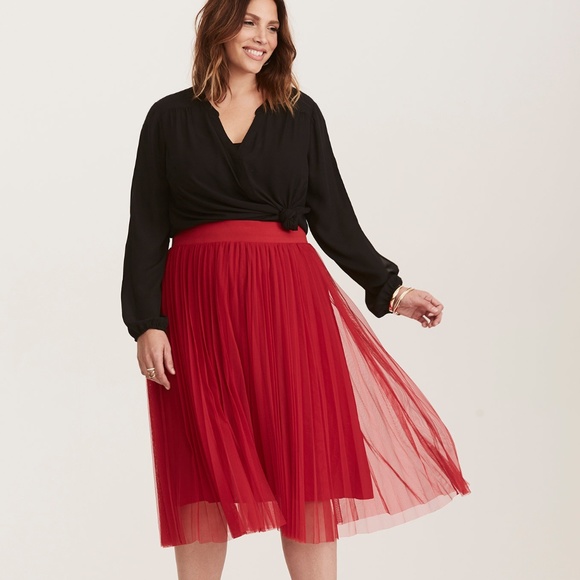 torrid Dresses & Skirts - NWT Pleated Mesh Midi Skirt Torrid 00